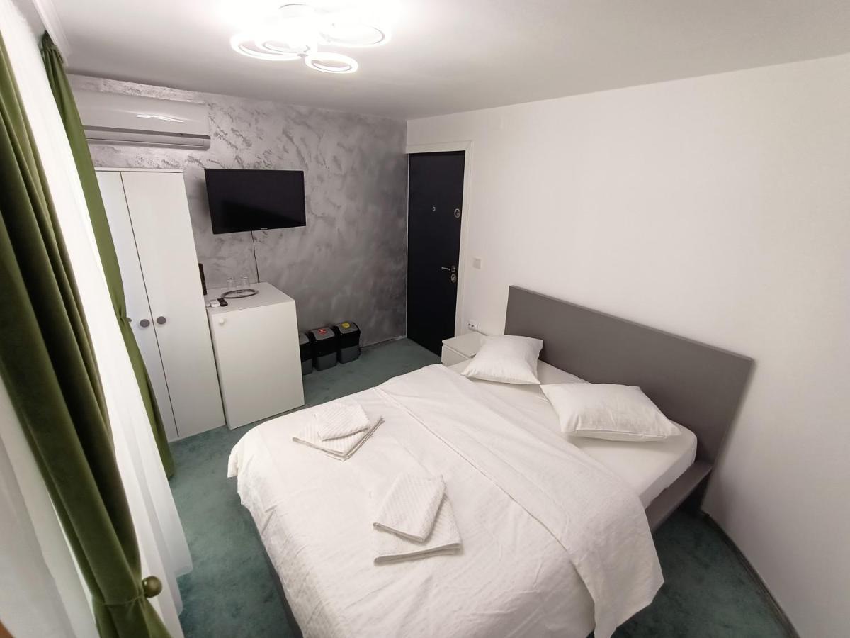 Casa Tiky Hotel Timisoara Ngoại thất bức ảnh
