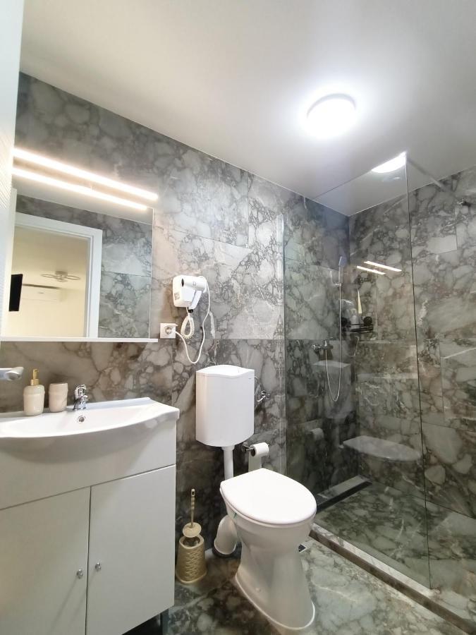 Casa Tiky Hotel Timisoara Ngoại thất bức ảnh
