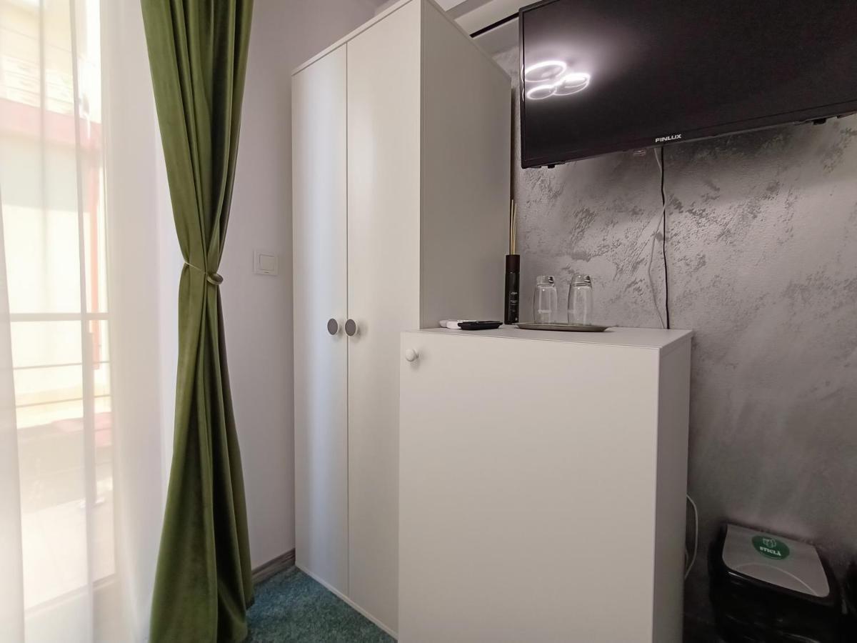 Casa Tiky Hotel Timisoara Ngoại thất bức ảnh