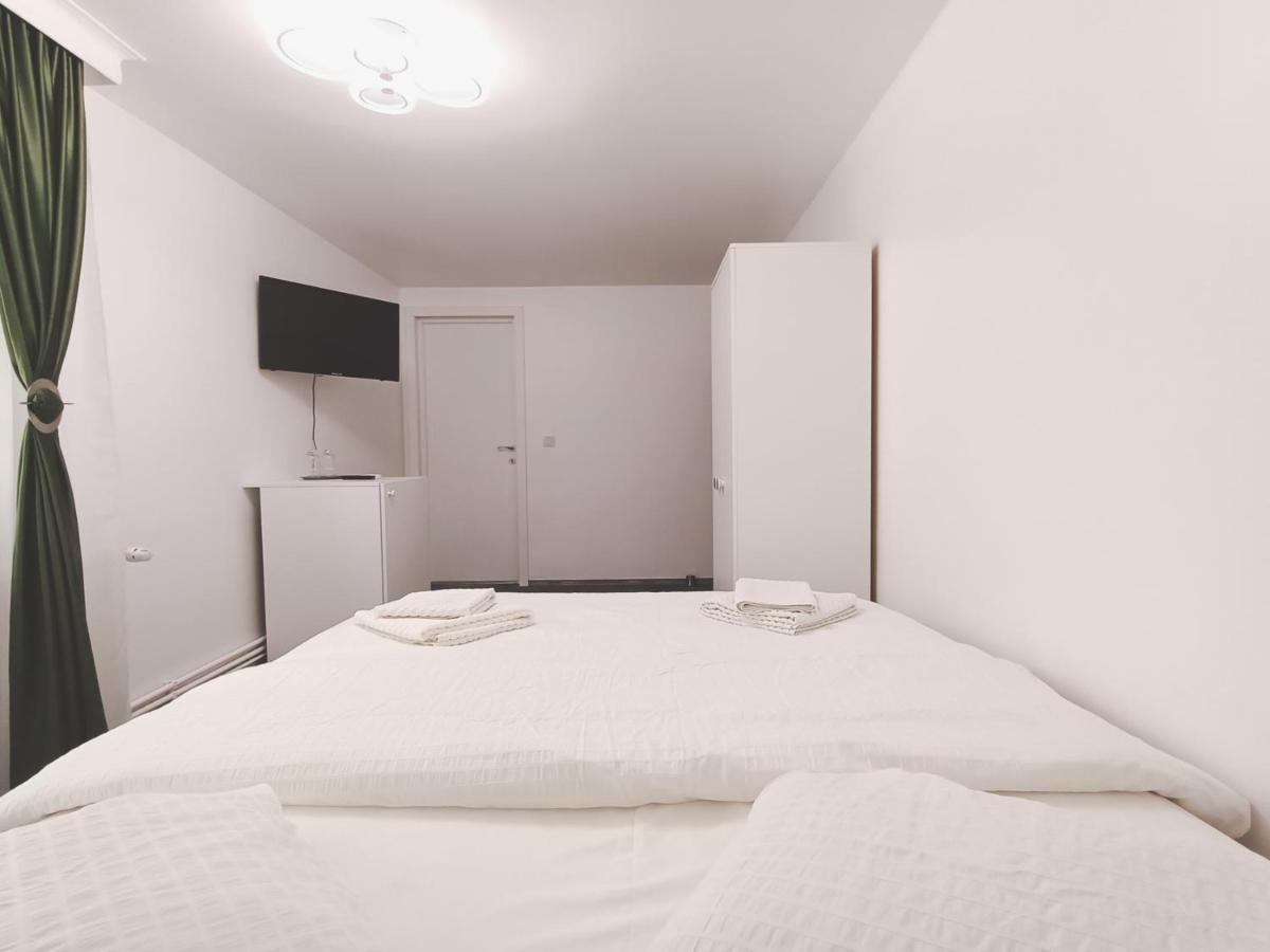 Casa Tiky Hotel Timisoara Ngoại thất bức ảnh