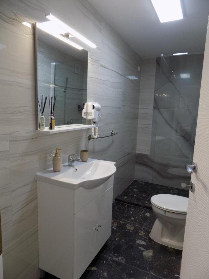 Casa Tiky Hotel Timisoara Ngoại thất bức ảnh