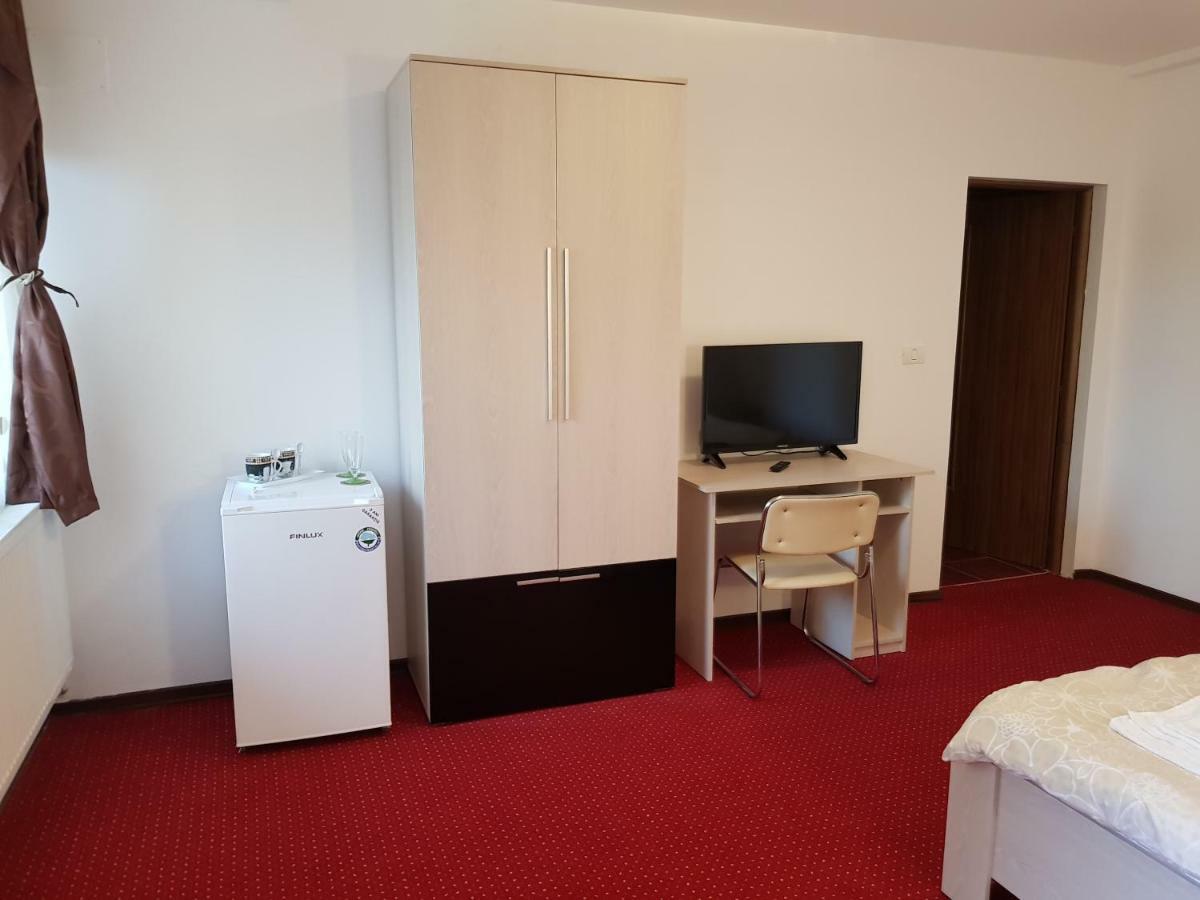 Casa Tiky Hotel Timisoara Ngoại thất bức ảnh