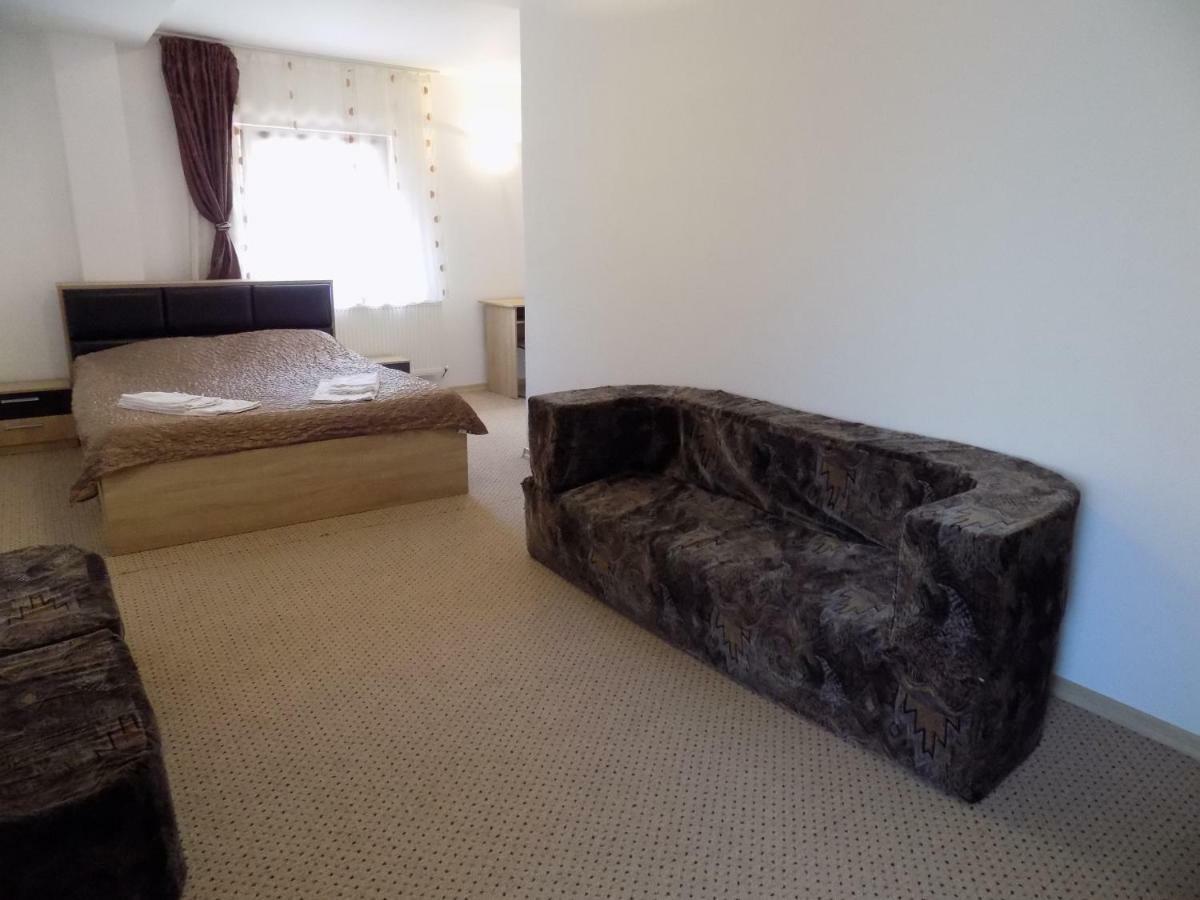 Casa Tiky Hotel Timisoara Ngoại thất bức ảnh
