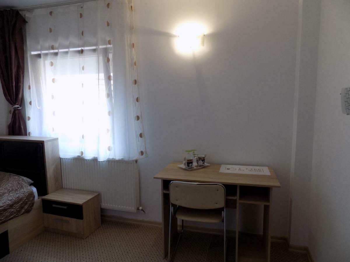 Casa Tiky Hotel Timisoara Ngoại thất bức ảnh