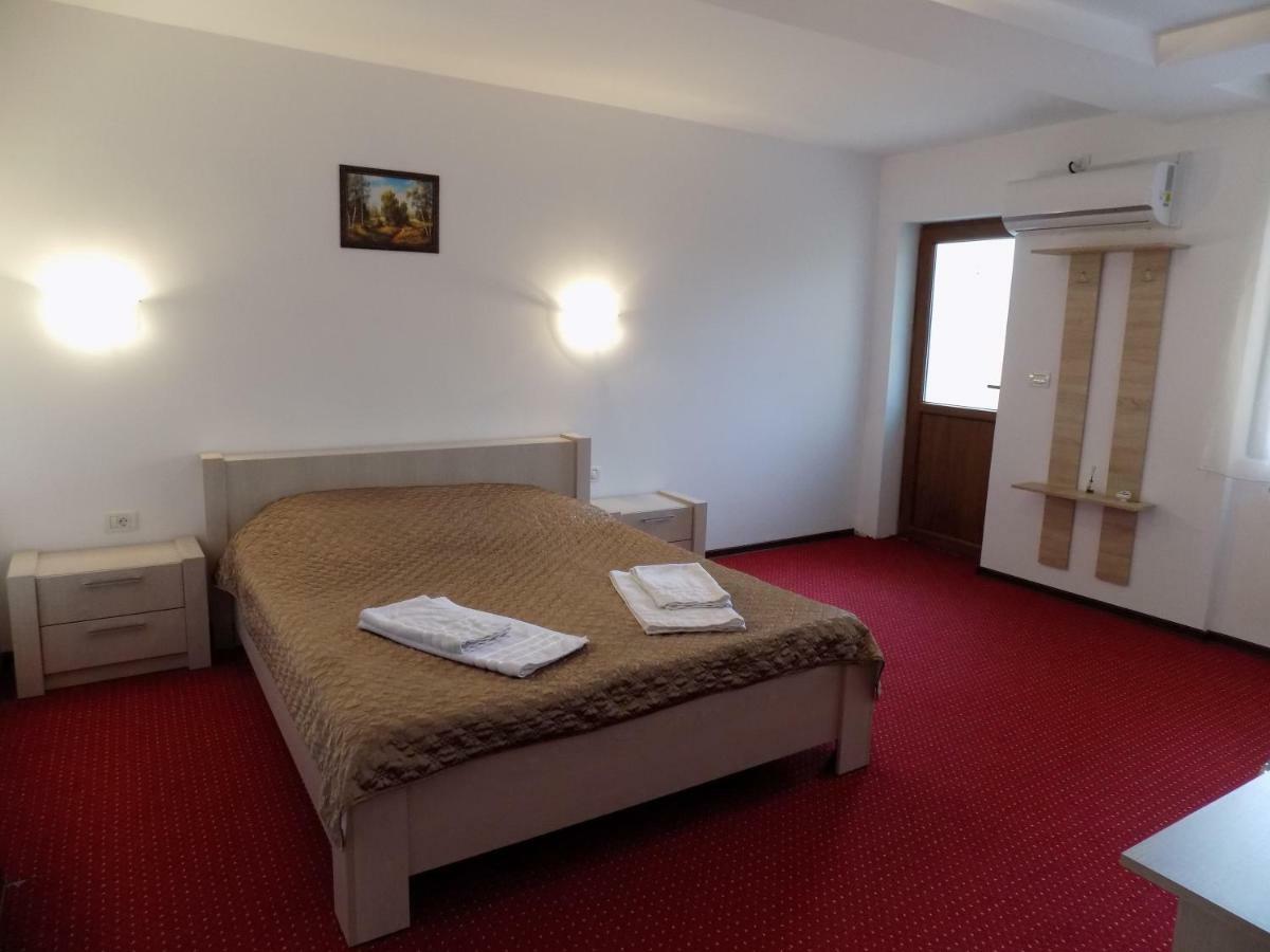 Casa Tiky Hotel Timisoara Ngoại thất bức ảnh